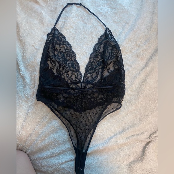 Dynamite Halter Lingerie - Picture 2 of 3